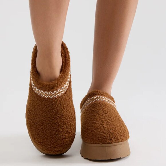 BROWN | Fall Sherpa Faux Fur Lined Platform Slip On Clogs - Picture 3 of 4
